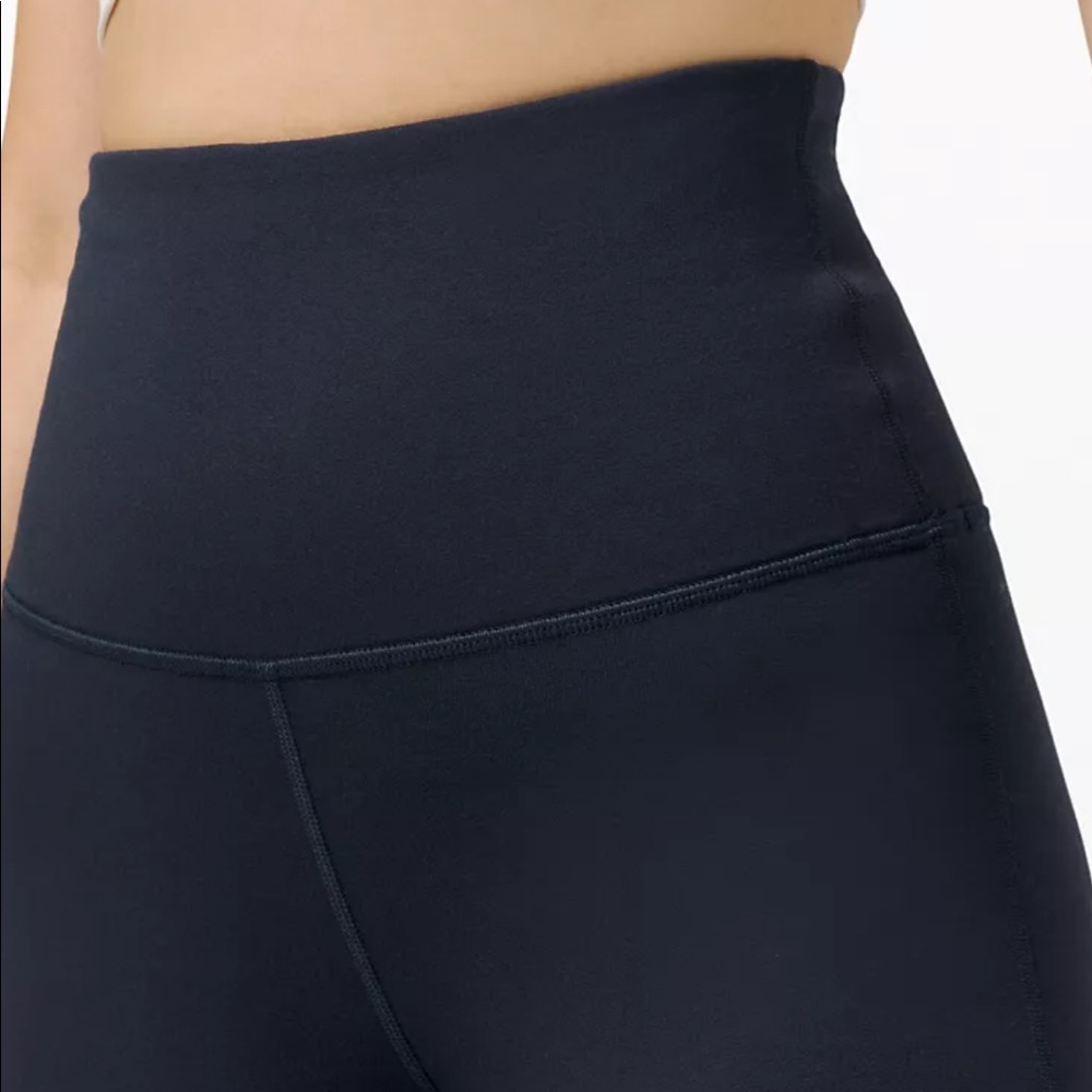 LULULEMON wunder under LOUNGE super high rise size 4 BRAND NEW WITH TAG